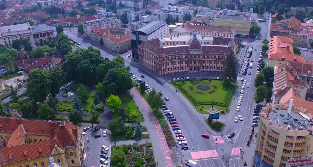 Apartment Alonisos Lux Brasov Luaran gambar