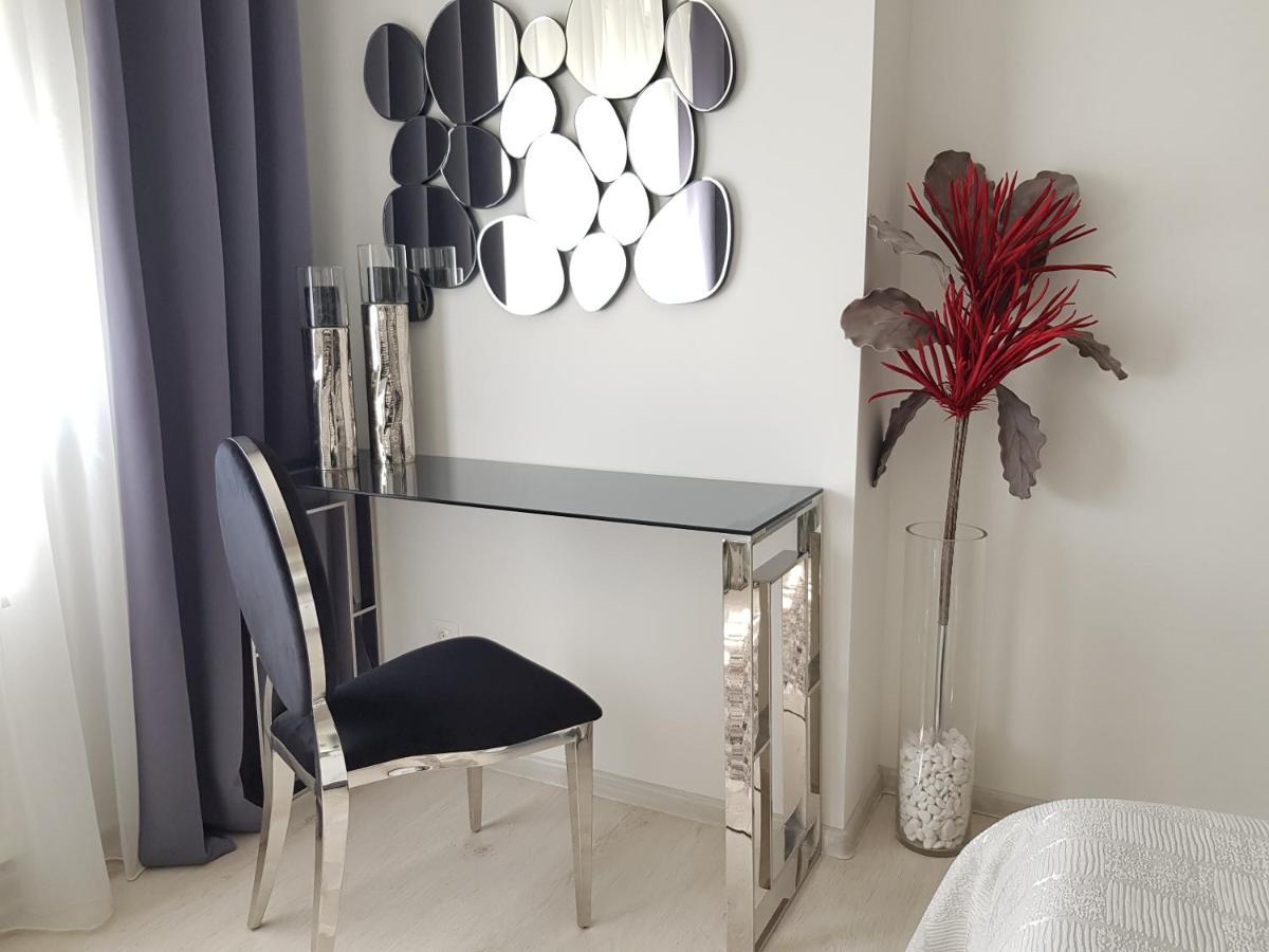 Apartment Alonisos Lux Brasov Luaran gambar