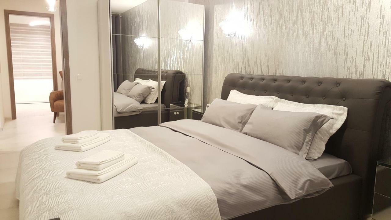 Apartment Alonisos Lux Brasov Luaran gambar