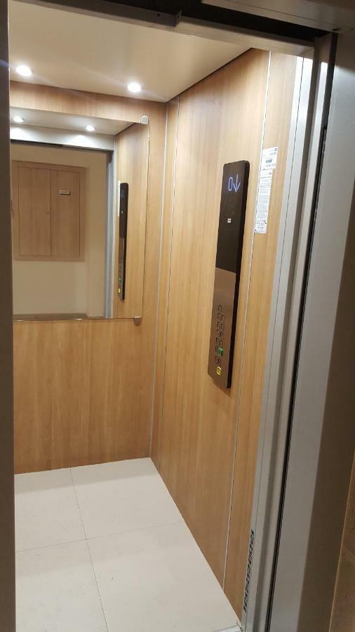 Apartment Alonisos Lux Brasov Luaran gambar