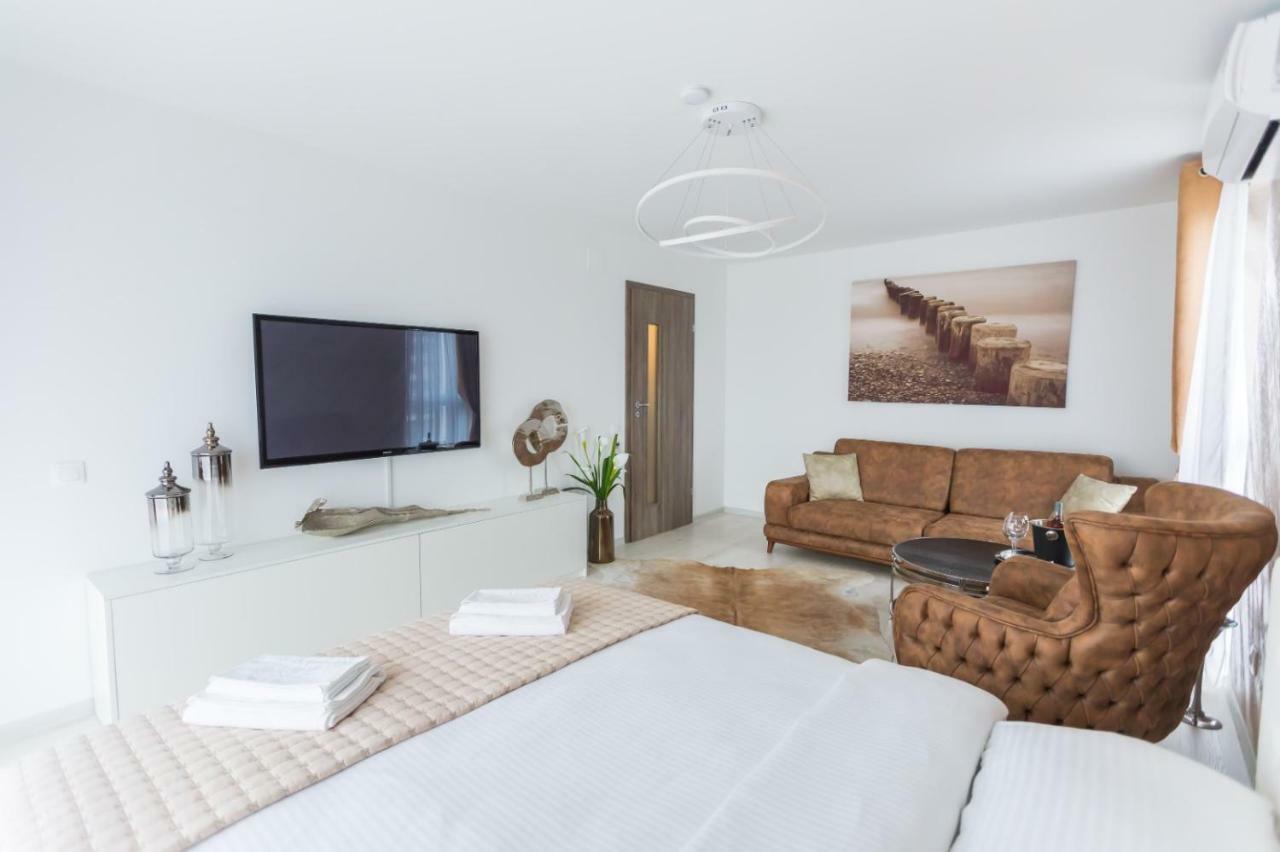 Apartment Alonisos Lux Brasov Luaran gambar