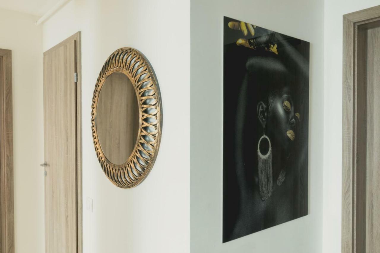 Apartment Alonisos Lux Brasov Luaran gambar