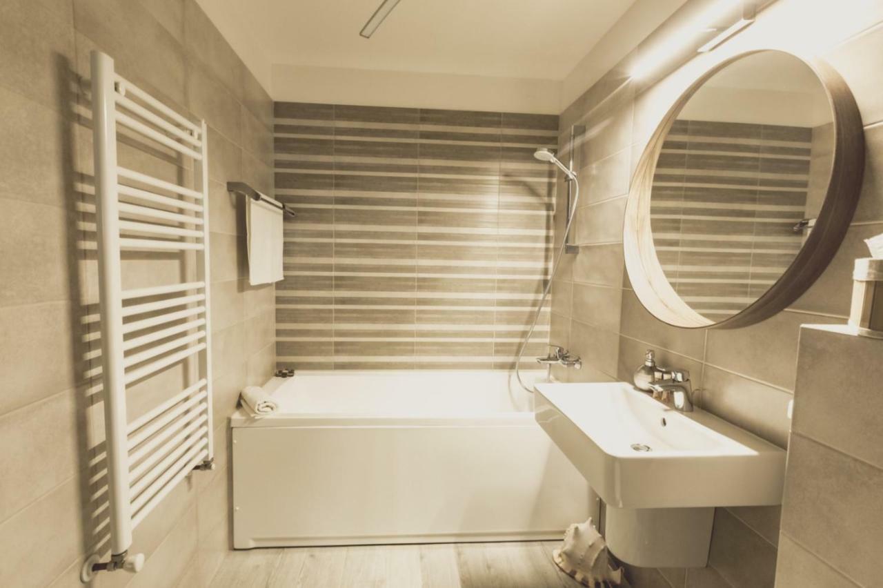 Apartment Alonisos Lux Brasov Luaran gambar
